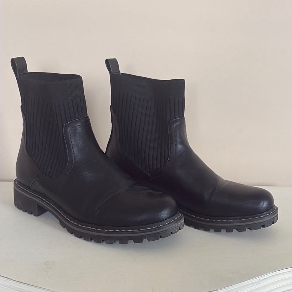 Corkys ‘cabin fever’ Chelsea Boot